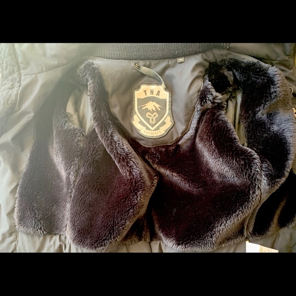 TNA Verbier Parka Short - Picture 5 of 9